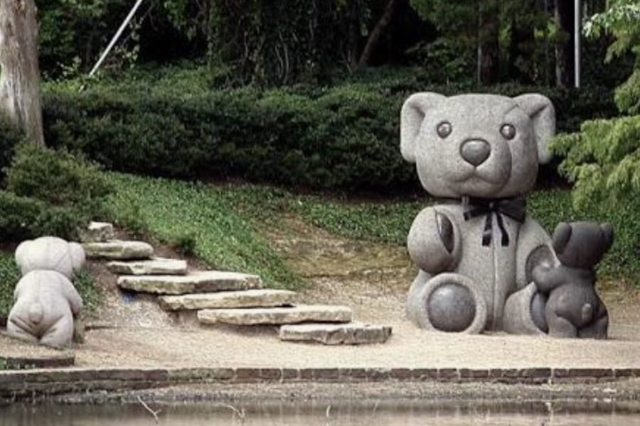 Lakeside Park and its teddy bear sculptures, Highland Park, Texas — SusyQ's Cleaning serves homes throughout Highland Park
